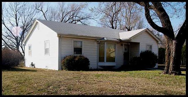 2nd image of 201 N Clara St