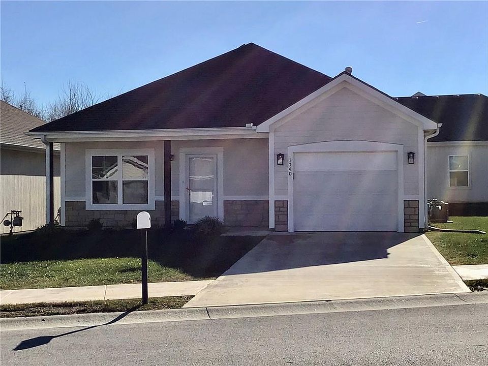 1st image of 1740 S Park Dr