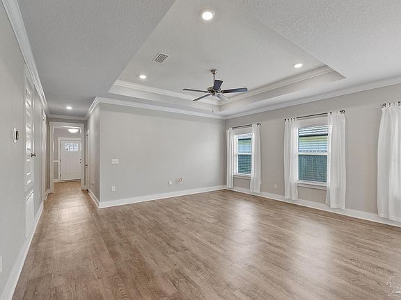 3rd image of 12605 Windsor Dr
