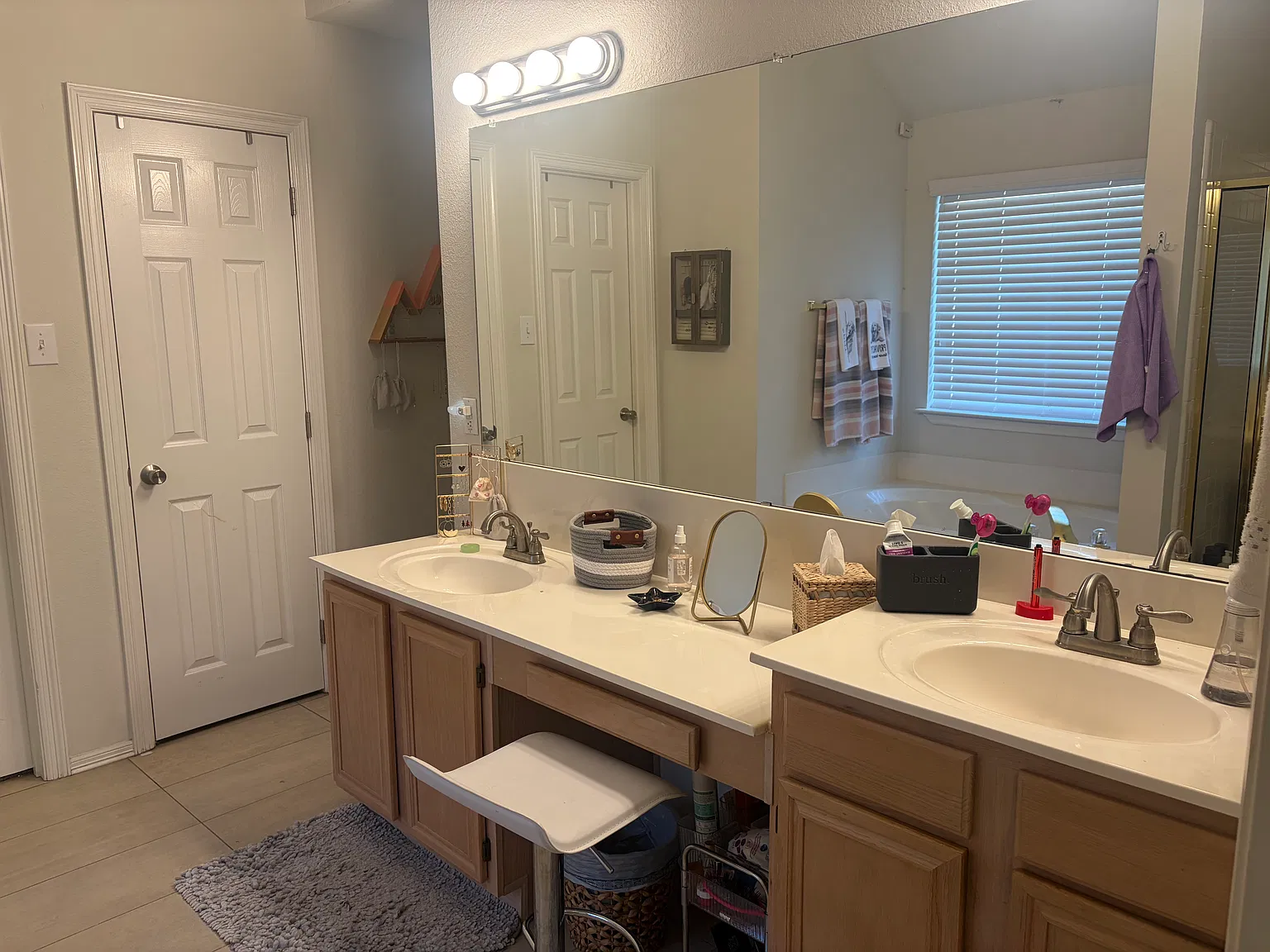 3 bed, 1565 sqft, $2,422 — Photo 3