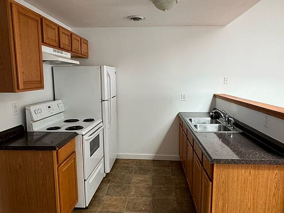3rd image of 600 Broad St #E