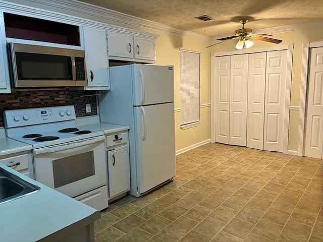 155 Springhill Dr — Photo 6