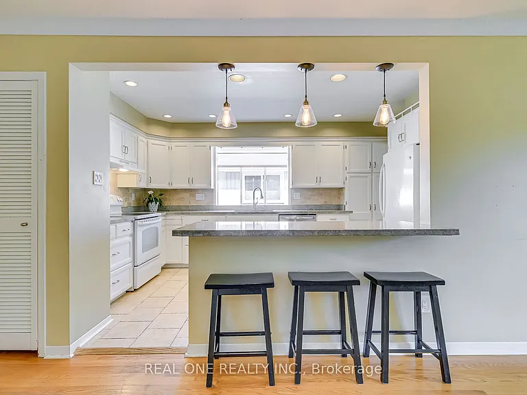 604 Bridle Wood — Photo 12