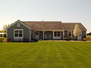 7149 New Castle W, Hartford, WI 53027
