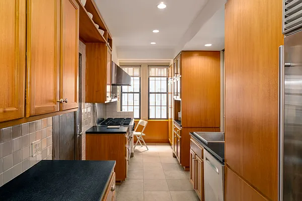 Sold by Compass | media 2