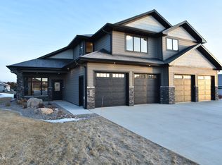 1014 Collective Ln, Bismarck, ND 58503