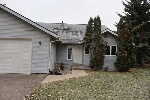 202 Arbour Dr Photo 1