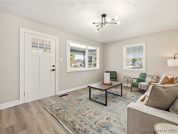 4th image of 1785 McDonald Lane