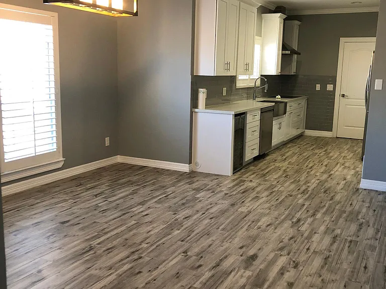 6825 Lexington Dr — Photo 4