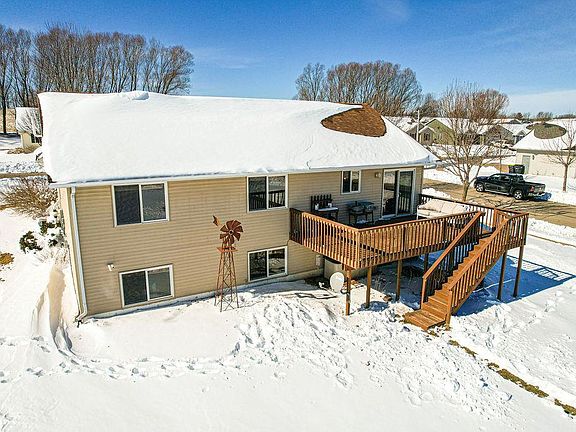 4th image of 327 Nicholas Street