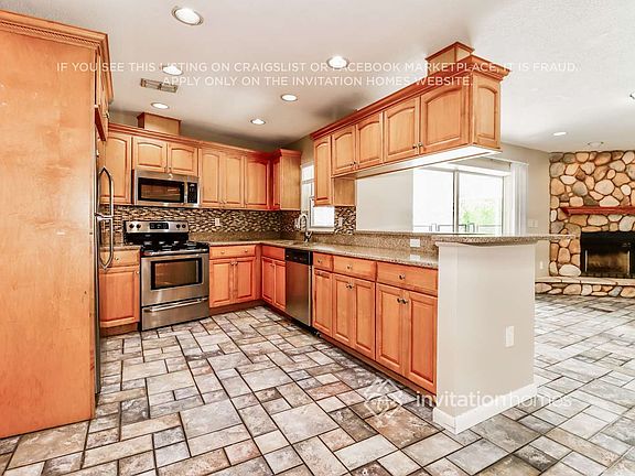 5th image of 940 Cortland Way