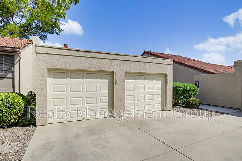17439 Plaza Otonal