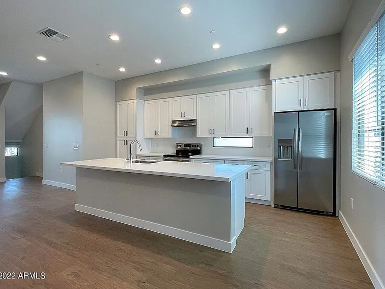 3215 E Flower St #13 — Photo 37