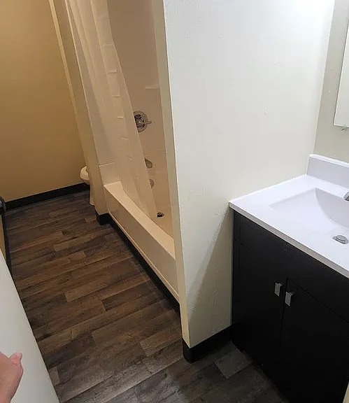 142 N Main St — Photo 9