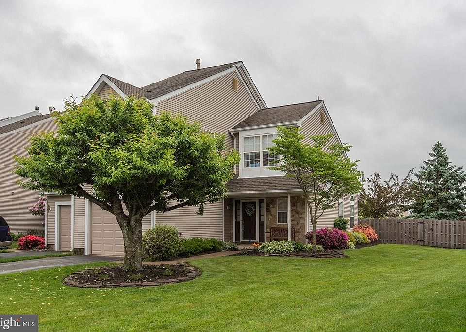 1st image of 251 Sequoia Dr