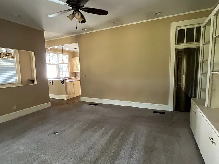 702 Cloverdale Rd — Photo 10
