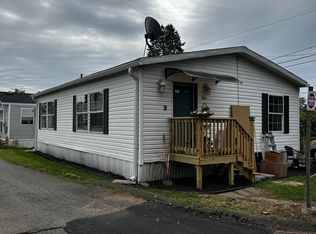 35 Main St TRAILER E14, South Windsor, CT 06074