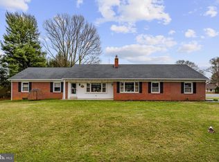 77 Glendale Dr, Lancaster, PA 17602