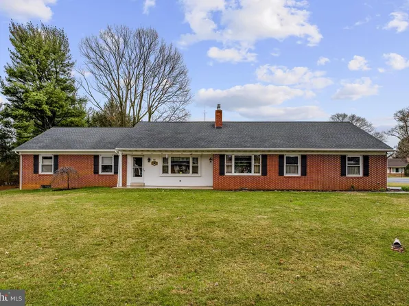 77 Glendale Dr, Lancaster, PA 17602