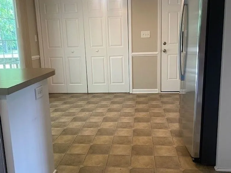 211 Koufax Dr — Photo 9