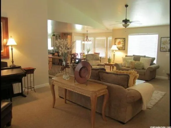 1401 W 1020 N, Clinton, UT 84015