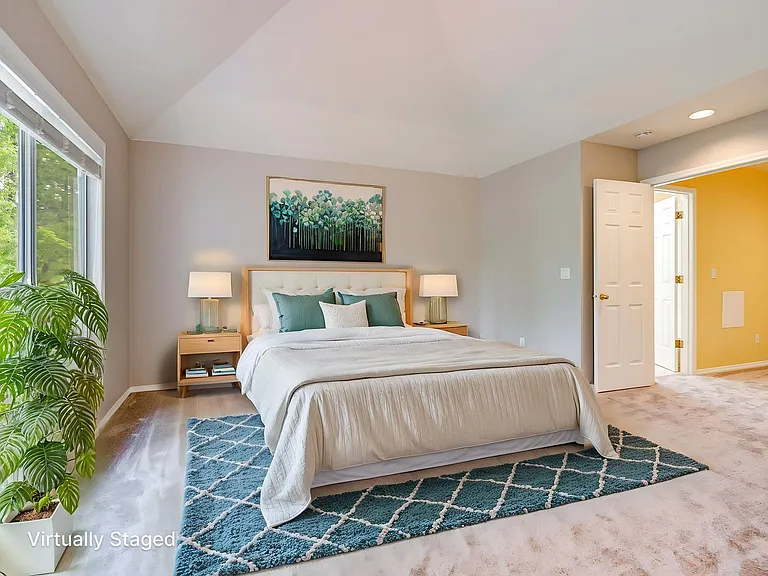 725 Ash St — Photo 36