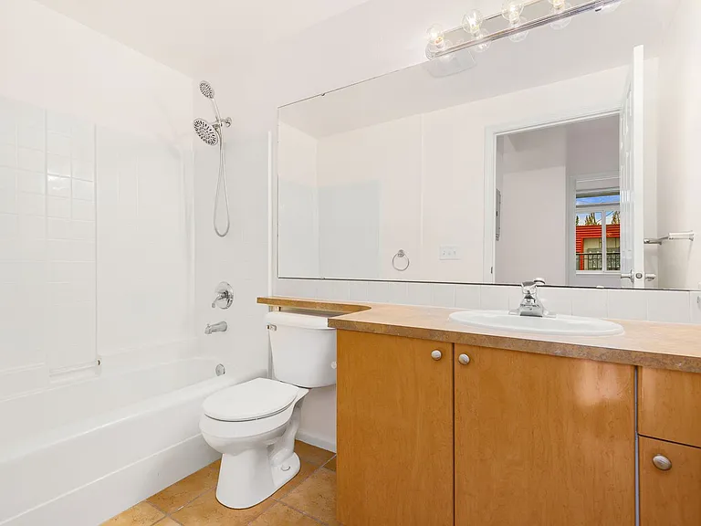 18 Dravus St #102 — Photo 9