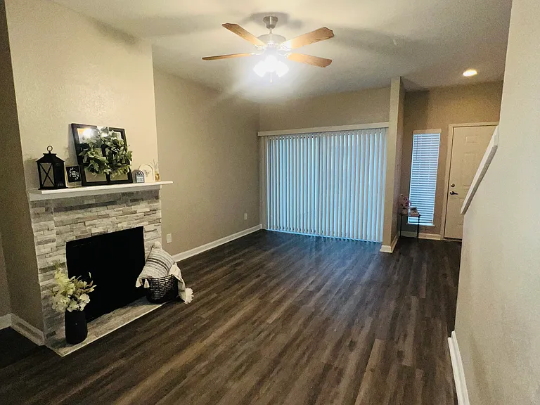 Golden Village Townhomes — Photo 6