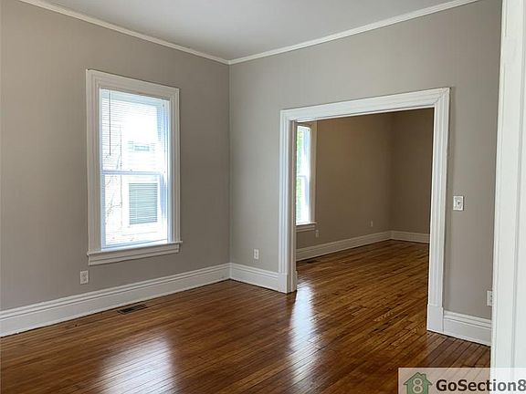 4th image of 3012 Garland Ave