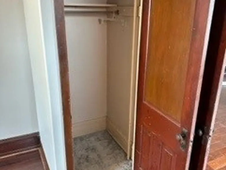 402 N Railroad St — Photo 5