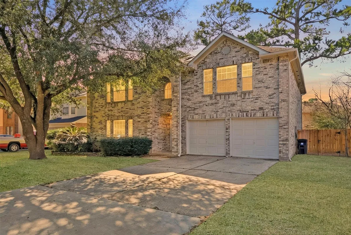 Photo 2 of 49 - 21211 Tancah Ln - Houston, TX Building Photo - 21211 Tancah Ln