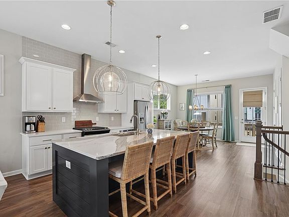 5th image of 2443 Folly Ln SE