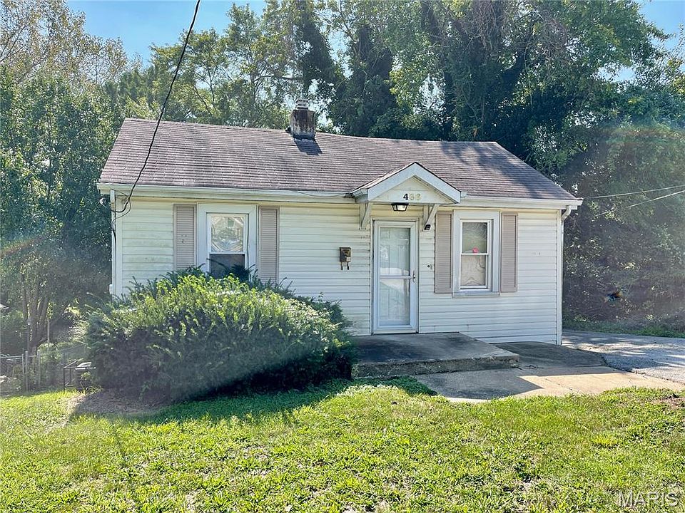 1st image of 466 Bluff Dr
