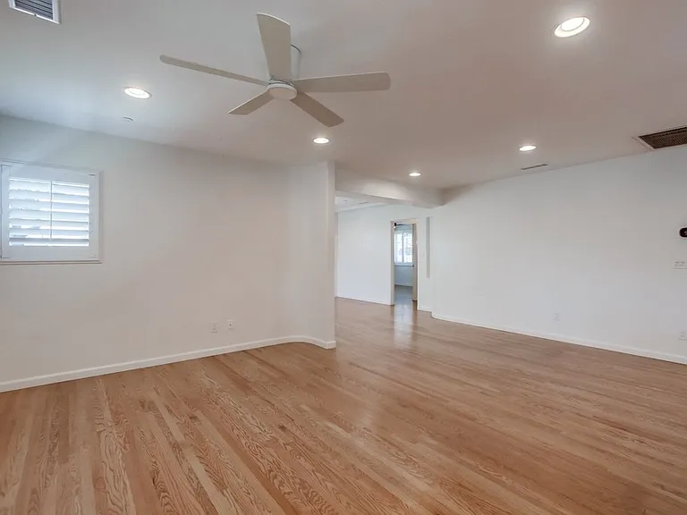 4747 Rolando Blvd — Photo 22