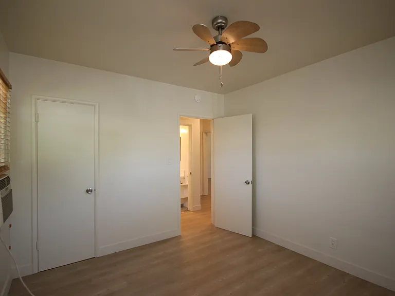 1245 Del Rey Ave — Photo 17