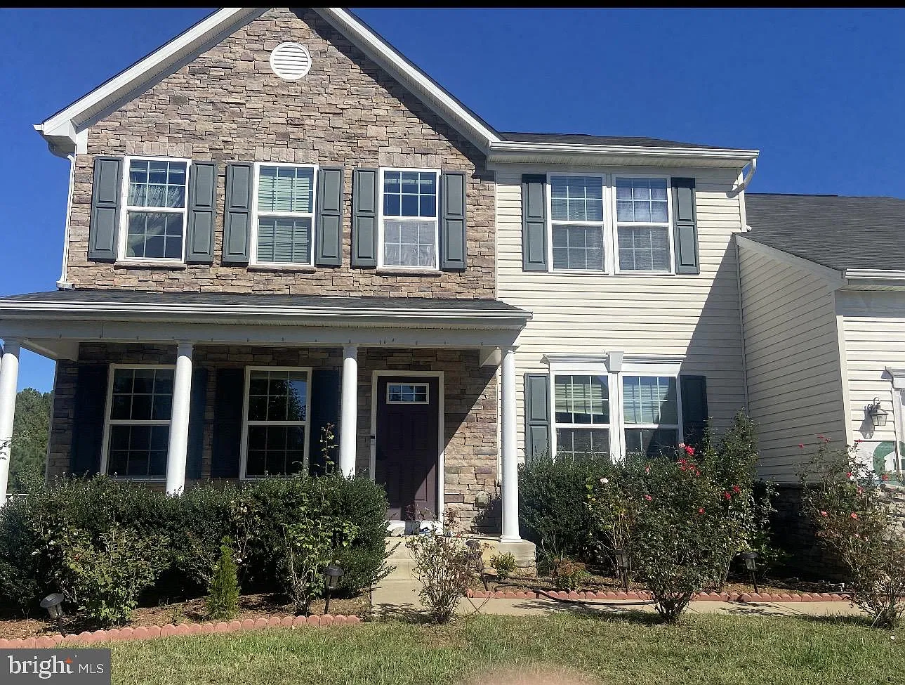 2 bed, 1.0 bath, 3872 sqft, $1,600 — Photo 2