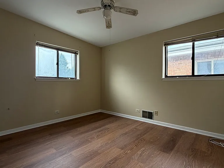 27W106 Cooley Ave — Photo 16