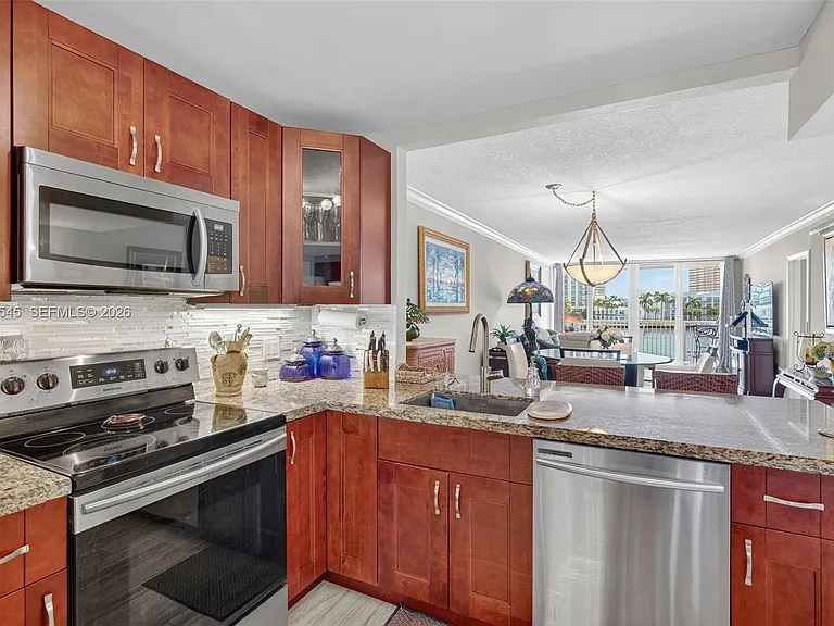 121 Golden Isles Dr #205 — Photo 39
