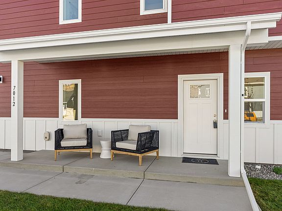 CR_Granite Front Porch