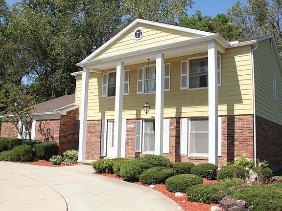 5th image of 21910 Riverview Dr