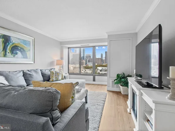 2001 Hamilton St APT 720, Philadelphia, PA 19130