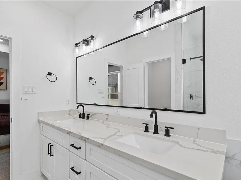 3026 Live Oak St — Photo 16