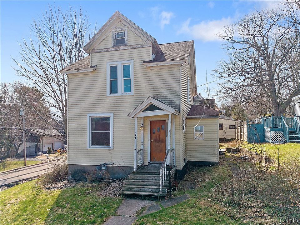 1st image of 104 E Oneida St