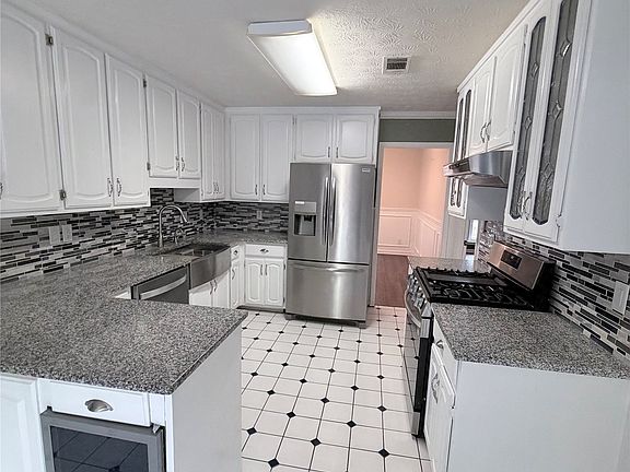 3rd image of 7100 W Ridge Ct