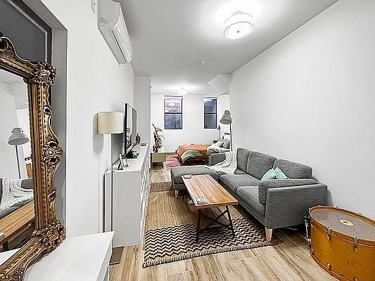 5th image of 166 W 121st St #1A