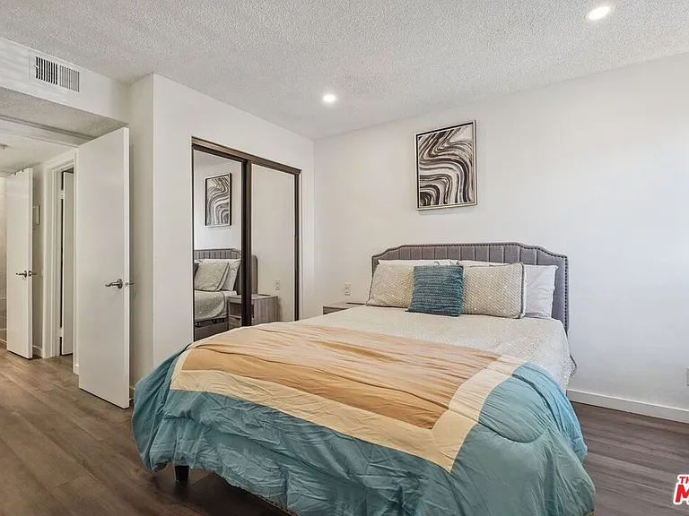 22100 Burbank Blvd #260G — Photo 18