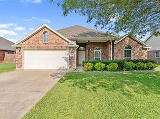106 Hamblen Blvd, Palmer, TX 75152