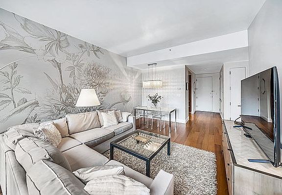 3rd image of 33 W 56th St APT 11A