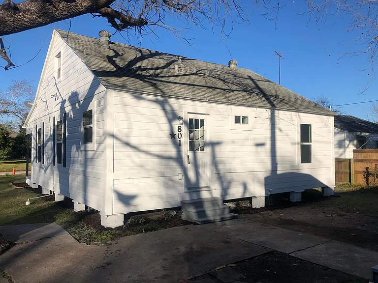 801 Aron St — Photo 35