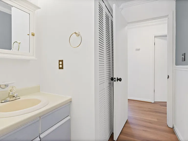 25A Pine Ln #6 — Photo 12
